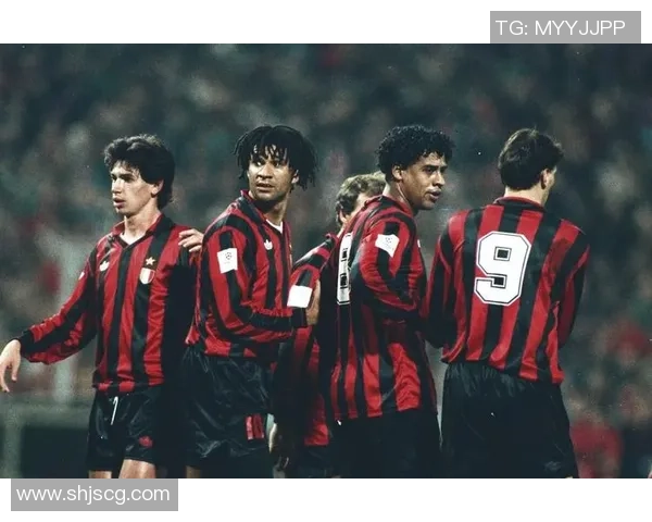 荷兰足球传奇古利特的辉煌生涯与卓越贡献