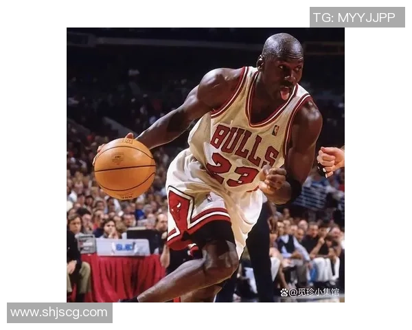 足球场上的篮球巨星揭秘:那些跨界运动员如何挑战极限成就传奇 足球场上的篮球巨星揭秘:那些跨界运动员如何挑战极限成就传奇