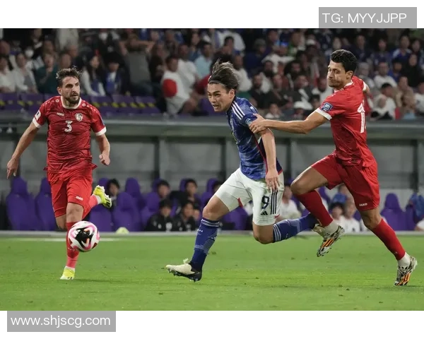 足球球星围圈共话绿茵传奇畅谈激情岁月与荣耀时刻